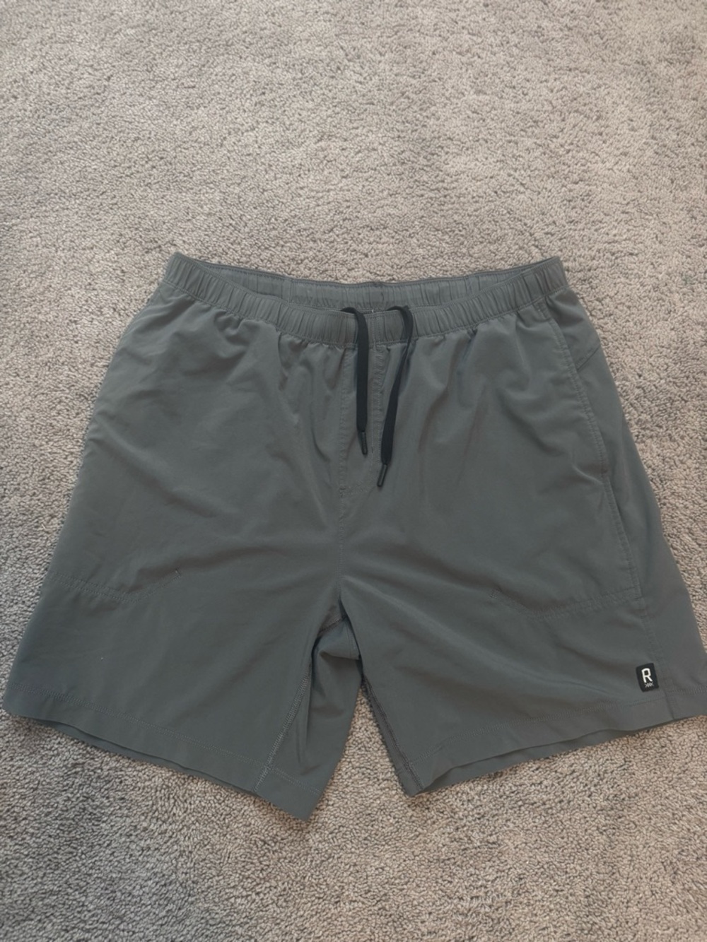 RHONE Essential Training Short